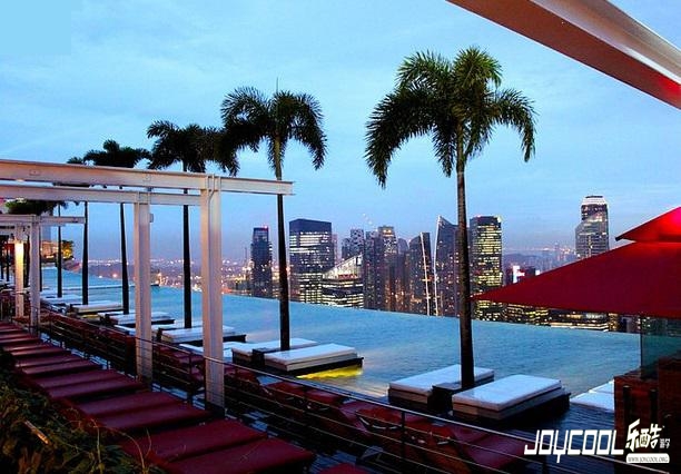 新加坡极致奢华无边泳池 你敢不敢游