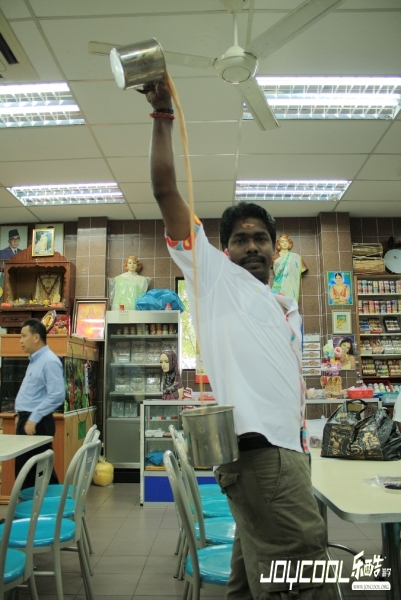 新加坡的拉茶艺术