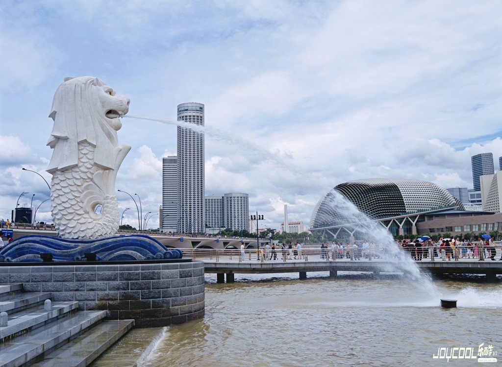 新加坡鱼尾狮，永远有吐不完的“口水”