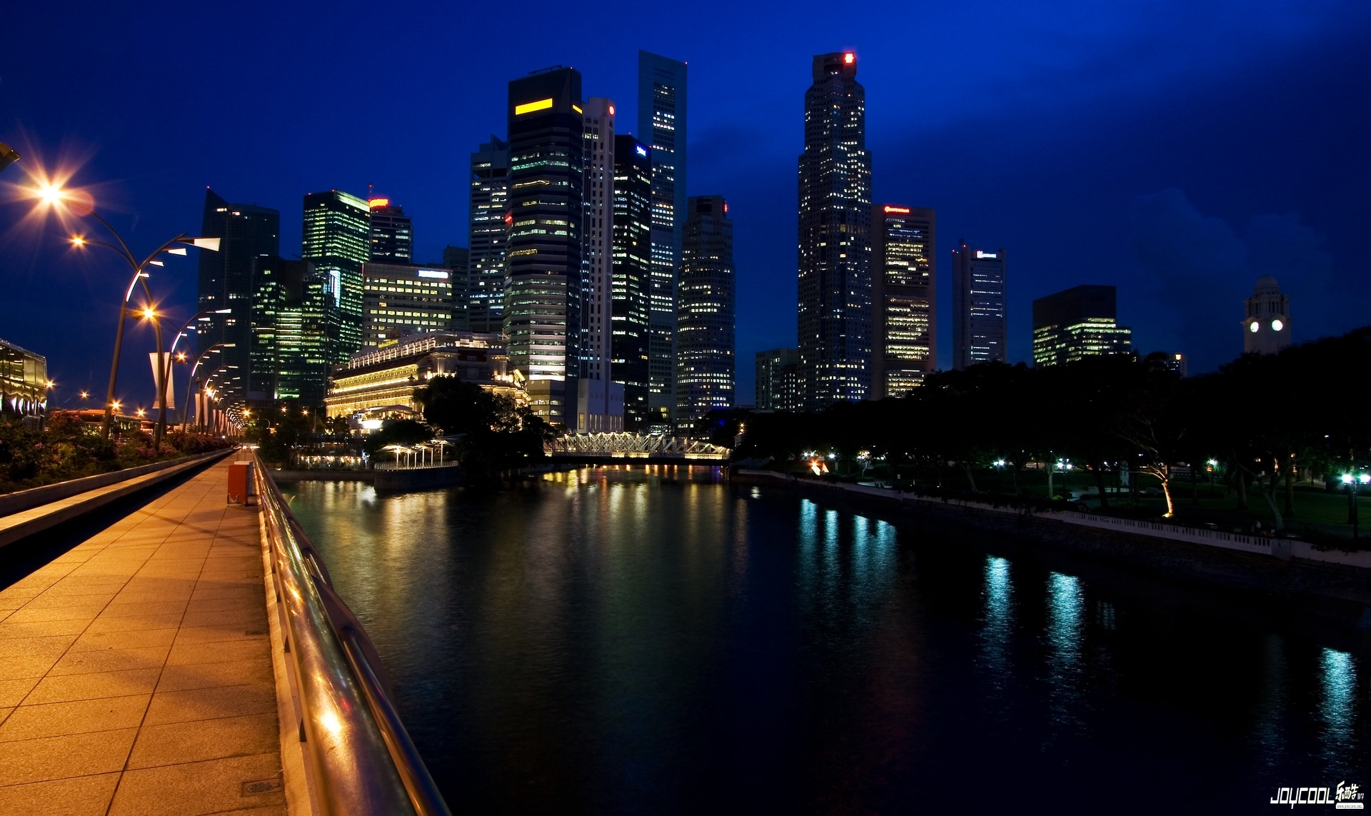 热情高涨、年轻活力的新加坡