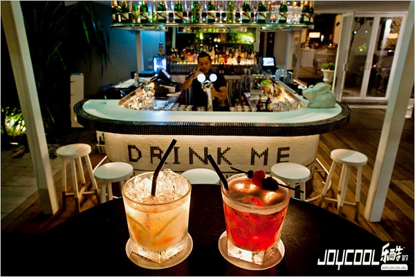 新法案出台  10:30pm至7:00am全岛公共场所可能禁酒