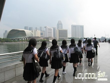 新加坡校服的多种用处