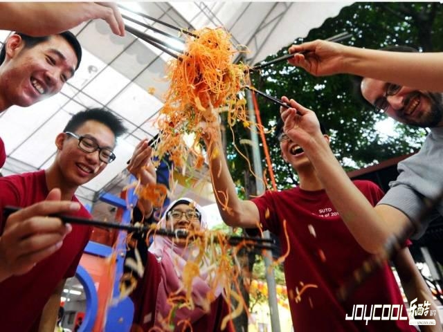新加坡春节必吃美食—“捞鱼生”