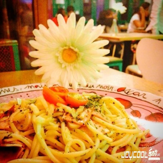 La Marelle Cafe & Boutique