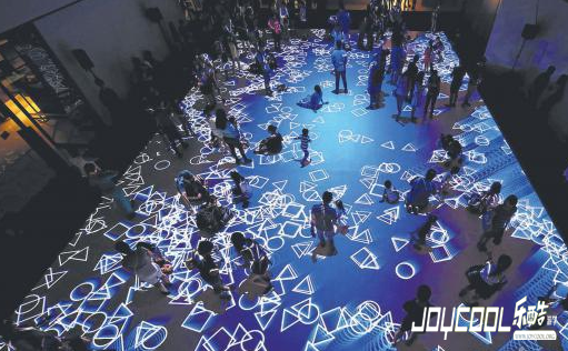 “绚光魅影”新加坡仲夏夜空艺术节