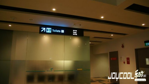 新加坡规矩知多少 不冲厕所也要罚