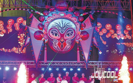 迎接新年 新加坡灵猴牛车水登场