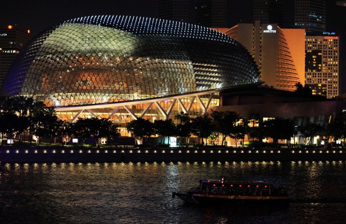 跟着新加坡游学一起走进榴莲壳剧院